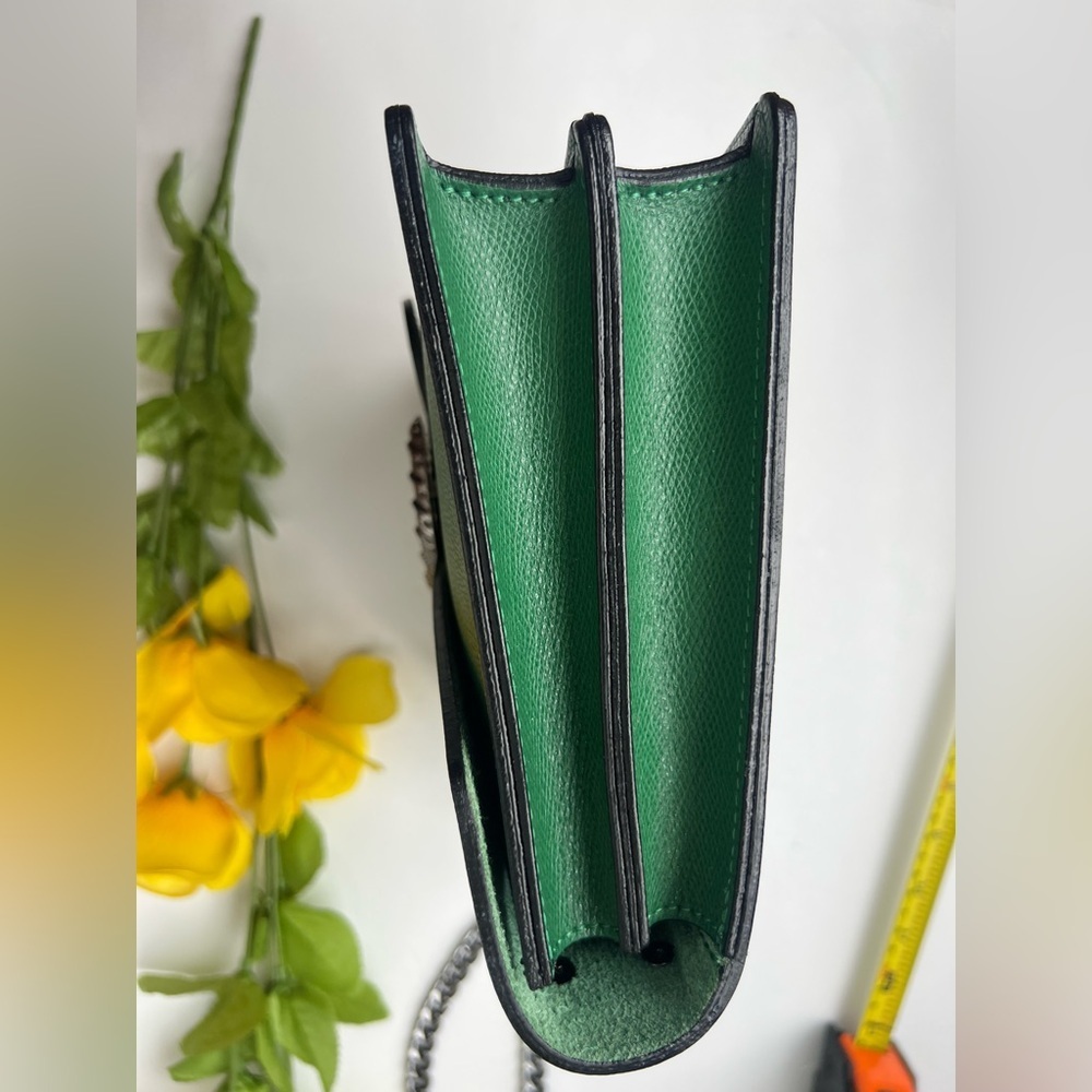 Emerald Green Structured Shoulder Bag with Chain Strap - Picture 9 of 11
